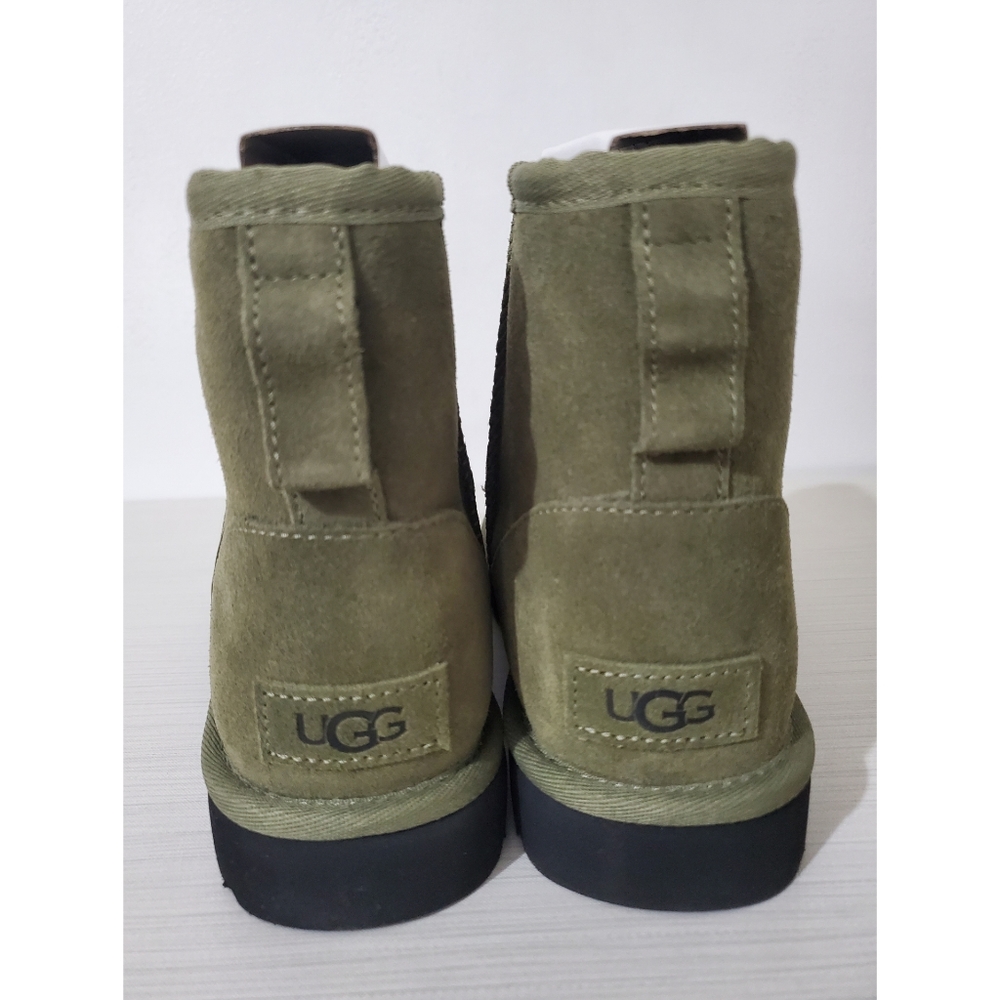 ❗️SOLD❗️Do not buy❗️UGG Australia Classic Mini Logo Sheepskin Boots - Picture 7 of 14